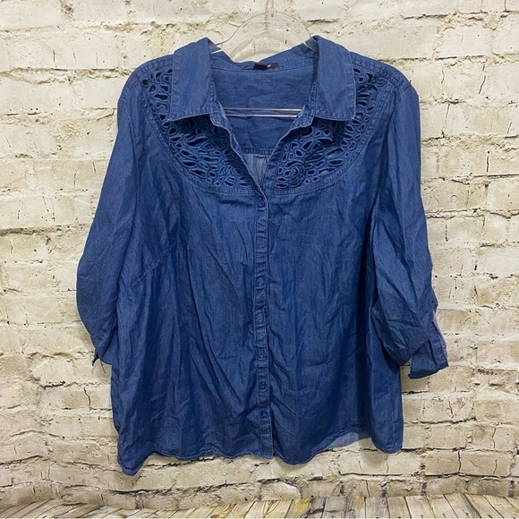 Roaman's Tops - Roamans Blue Denim Look Cotton Floral Cut Out V Neck Button Up
